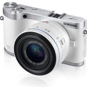 Samsung NX 3000 Wifi Camera with 32 Evo Memory Card, External Flash, 20-50 Lens
